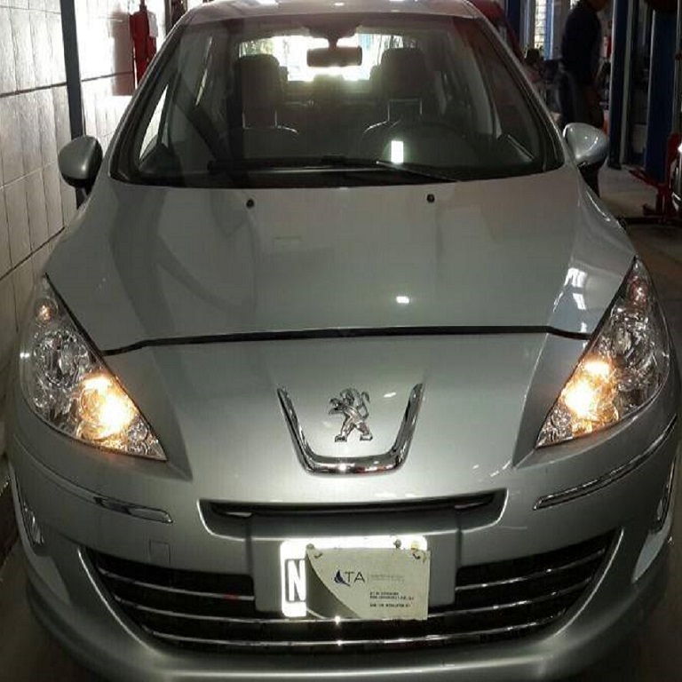 Peugeot 408